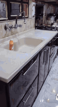 كاونتر مستعمل نظيف حيل للبيع للاستفسار ***********
