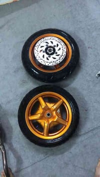 زوج وياله مشمشي بلادي هنا وتايرات جلاتيني بلادي سعره 50قفل 07812569958