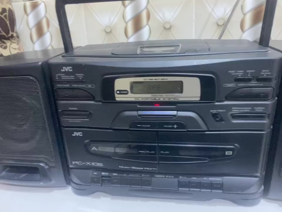 متوفر مسجل راديو شغال 
يوجد توصيل 
تواصل خاص


**إذا كنت صاحب هذا الإعلان وتريد حذفه لأي سبب، رجاءا أرسل رسالة إلى الدعم الفني**