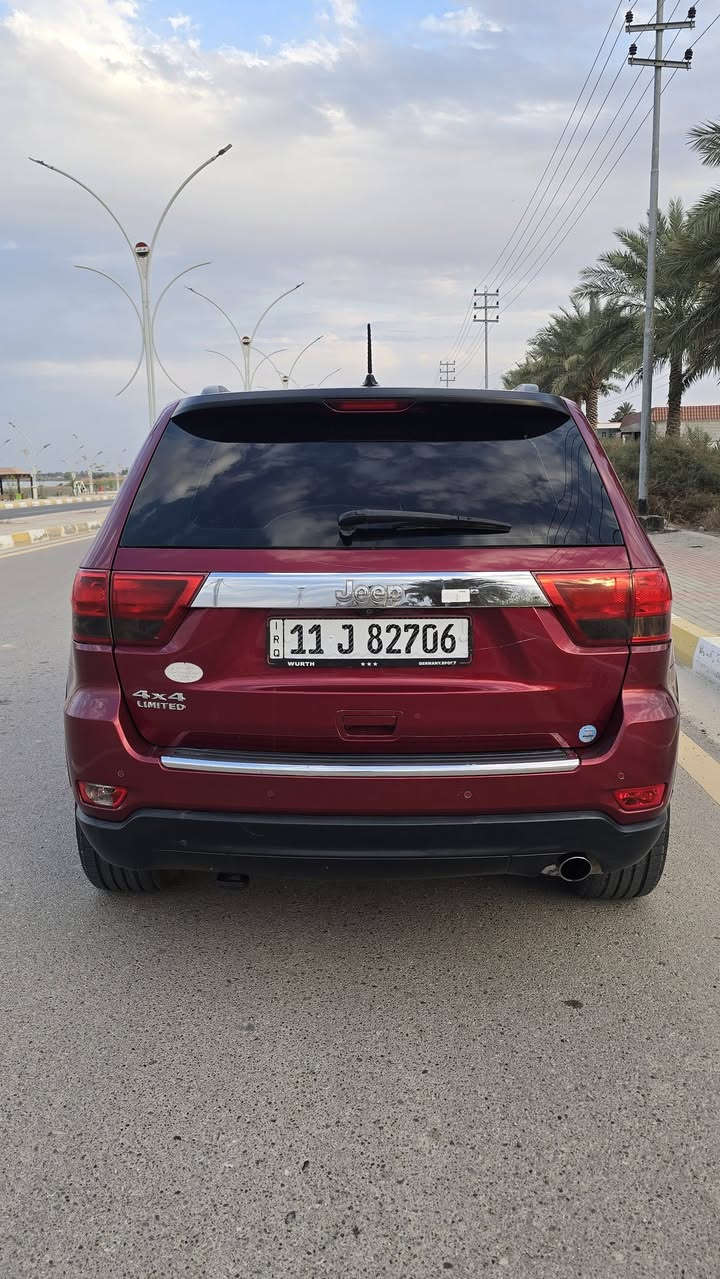 اسلام عليكم جيب للبيع موديل 2013 خليجي فول مواصفات رقم بغداد تحويل مباشر 
(حاث قطعتين باب السايق و چاملغ السايق بدون دواخل) السعر 180 ورقه بيهه مجال الستفسار ***********
