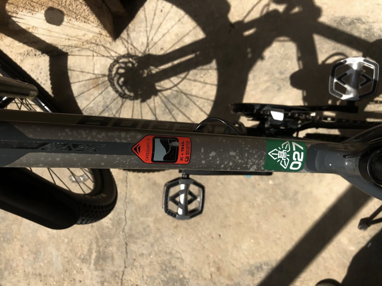 السلام عليكم
دراجه نوع ميردا موديل 2015 
بريك هايدروليك 
مجمع وبطيخات شيمانو 
حجم 29 (s)
زوج تاير جديد كونتنيو 
3 * 9 
عكرب ونقال كله التوس 
دبل قفل وفتح 
السعر 350 وبي مجال 
للاتفسار اكثر المراسله على الخاص


**إذا كنت صاحب هذا الإعلان وتريد حذفه لأي سبب، رجاءا أرسل رسالة إلى الدعم الفني**