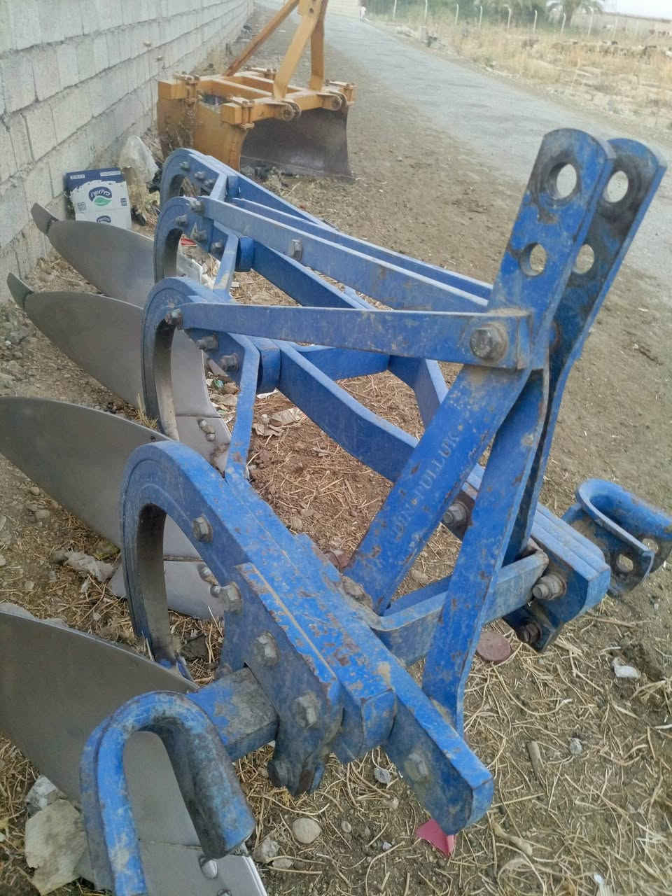 فدان للبيع حجم 12 للبيع***********
