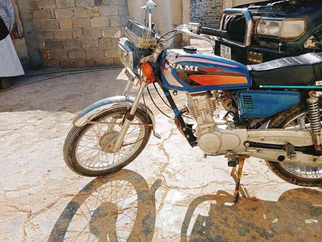 السلام عليكم دراجه موديل 2011  اوراق اصولي الونه بل اوراق اسود الدراجه كايمه دخن  المكينه 22 موديل الدراجه متوازي مناسبه مكاني الرفاعي الشراي يجي خاص او الاتصال  ***********
