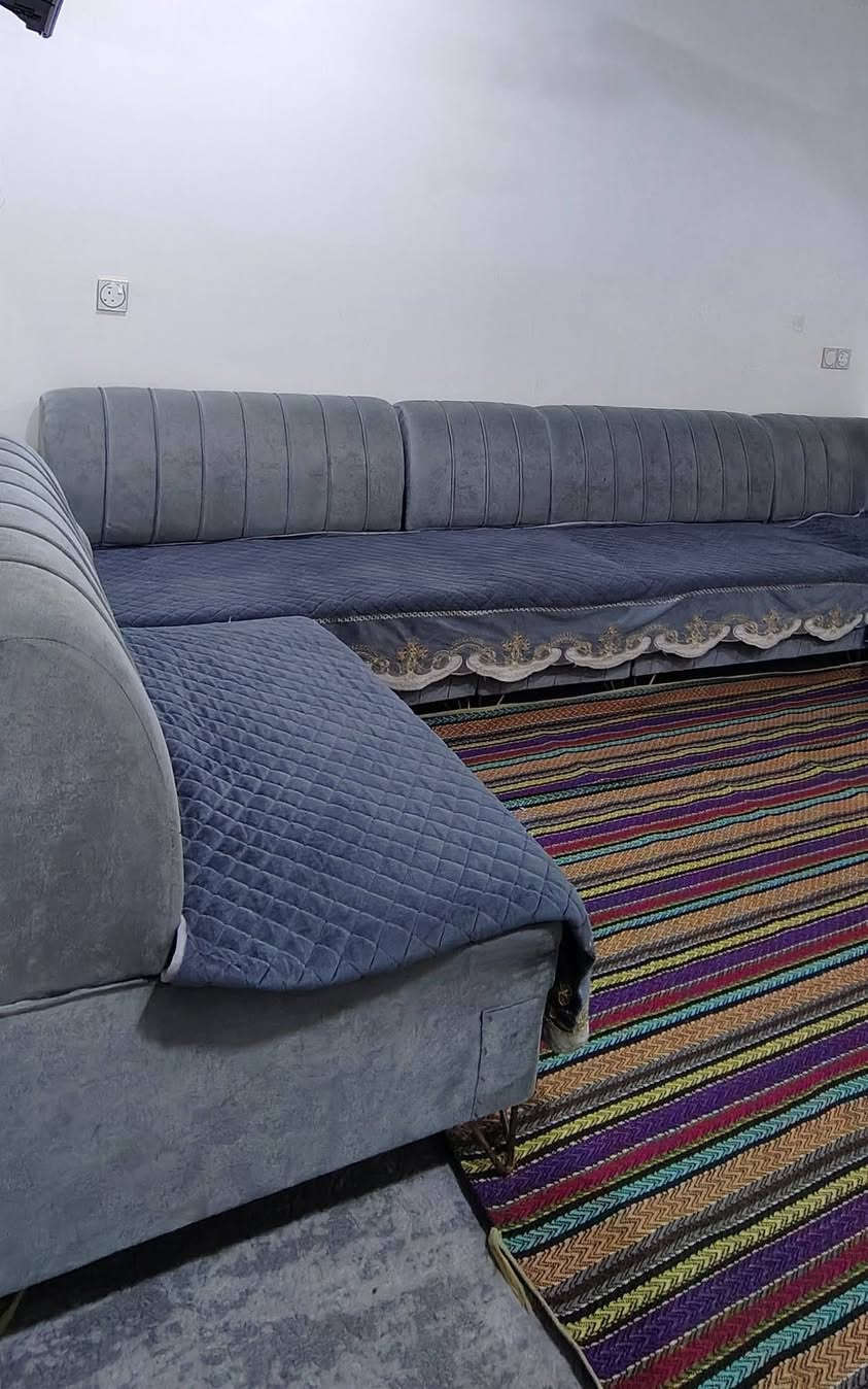 متاح قنفات للبيع 
عدد 2
1 قياسه 8 ونص متر
2 قياسه 7 ونص متر
رقم الهاتف ***********
