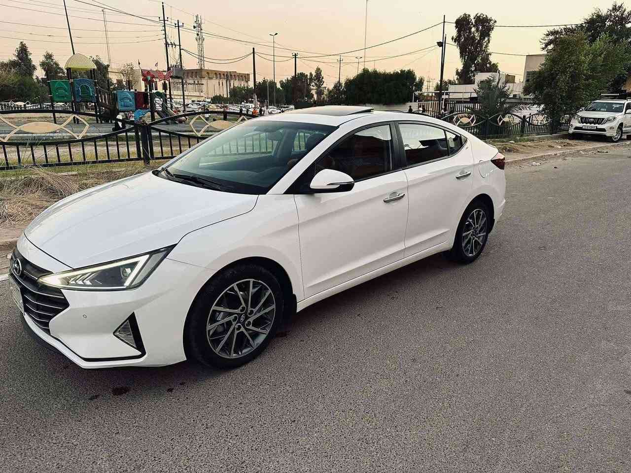 السلام عليكم
النترا ٢٠٢٠ خليجي رقم بغداد الجديد

مكفوله كفاله عامه من الضربه والتبديل 

مواصفات حساسات أمامي خلفي 

كامره خلفي 

مري شفط 

يدات نيكل 

بصمه بيبان 

بصمه جنطه 

حساس جنطه 

شاشه 

بصمه 
لايت زنون
تبريد ثلج

بيها فقط دواسه صبغ واكع شويه من وره هوز الغسل 

سياره وضع الشركه مكينه وكير كفاله 

السياره بأسمي 

للاستفسار *********** مكاني بابل حله
