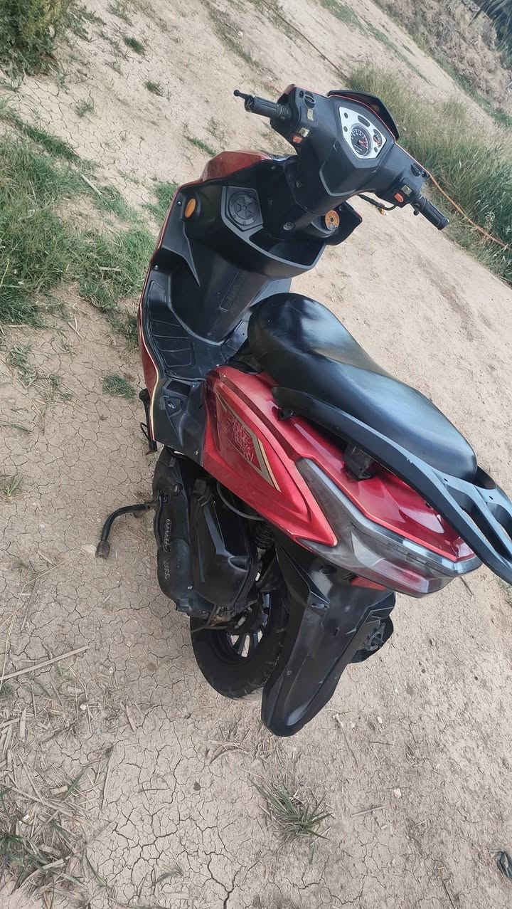 سلام عليكم سكنس للبيع موديل 23 فول كله شغال هندر وسلف كهربائيات شغاله كلها سعر 300وبيها مجال مكان ديوانيه رقم الهاتف ***********
