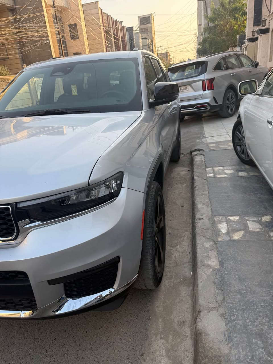 سلام عليكم جيب لمتد مديل 2023
مواصفات 
رادارات 
نقطة عمياء
كامرة خلفية 
نضام قيادة ذاتية 
داخ اسود كشنات مخمل وجلد
تحكمات ستيرن 
كير ماوس 
مكينة3600
7راكب 
لون سلفر 
حادث ب امريكا جاملغ خلفي وب العراق مبدل بنيد فقط ودعامية صبغ  
العنوان بغداد زيونة 

***********
ملاحظة السيارة ب اسمي تحويل ثاني يوم 

السعر 290$ ورقة قابل لتفاوض بغداد, العراق
