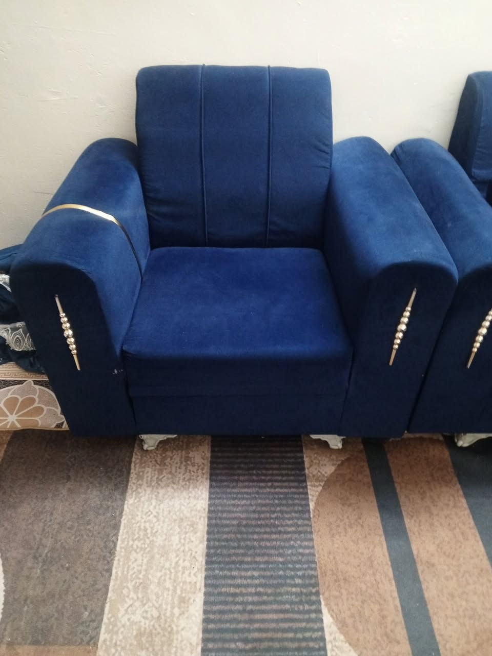 السلام عليكم تخم للبيع السعر 200وبي مجال ***********
