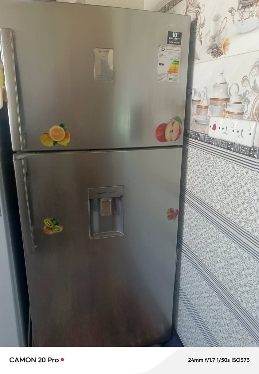 السلام عليكم ثلاجة 
البيع ياباني السعرة ٢٥٠ 
بيهة نقص غاز ماعرف النظام ملهة
***********
