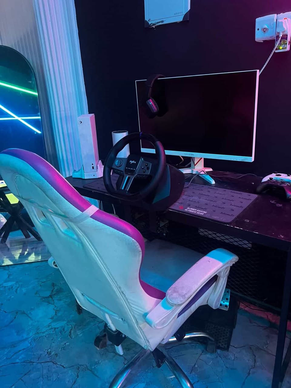 اكس بوكس سيريس اس دبل جوستك
ويه دركسون bxn2
وشاشه game one 2k
سعرهن كلهن ب٥٠٠
واذا بس الاكس بوكس ٣٠٠
الدركسون ٧٥
الشاشه ١٦٠


**إذا كنت صاحب هذا الإعلان وتريد حذفه لأي سبب، رجاءا أرسل رسالة إلى الدعم الفني**