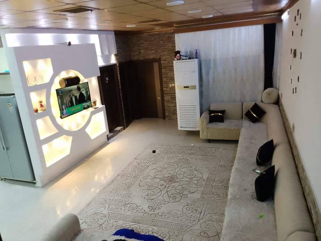 بيت للايجار مكون من غرفتين نوم غرفه ارضي وغرفه طابق ثاني + استقبال ضيوف + مطبخ + صحيات 2
المكان حي الضباط قرب مدرسه اخلدون الاستفسار الاتصال *********** او وات ساب 
بيت للايجار مكون من غرفتين نوم غرفه ارضي وغرفه طابق ثاني + استقبال ضيوف + مطبخ + صحيات 2
