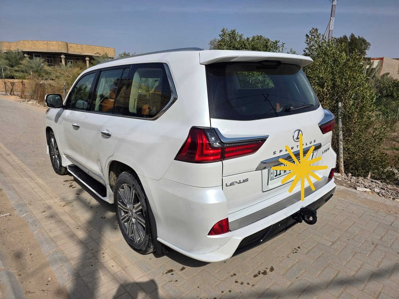 السلام عليكم
لكزز 2017 مراوس ب لاندكروز اسود (2023&2024)
السياره بريم 
مواصفات كامله 
سعرها ٦٤
ماشيه ١٤١ الف 
العنوان بغداد الكرخ 
***********
