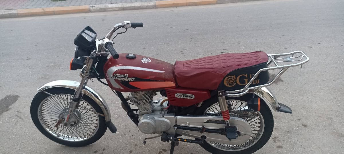 السلام عليكم دراجه تايكر للبيع موديل 21 ماعوزه شي 
المكان  واسط نعمانيه للستفسار والسعر الاتصال ع رقم (***********)
