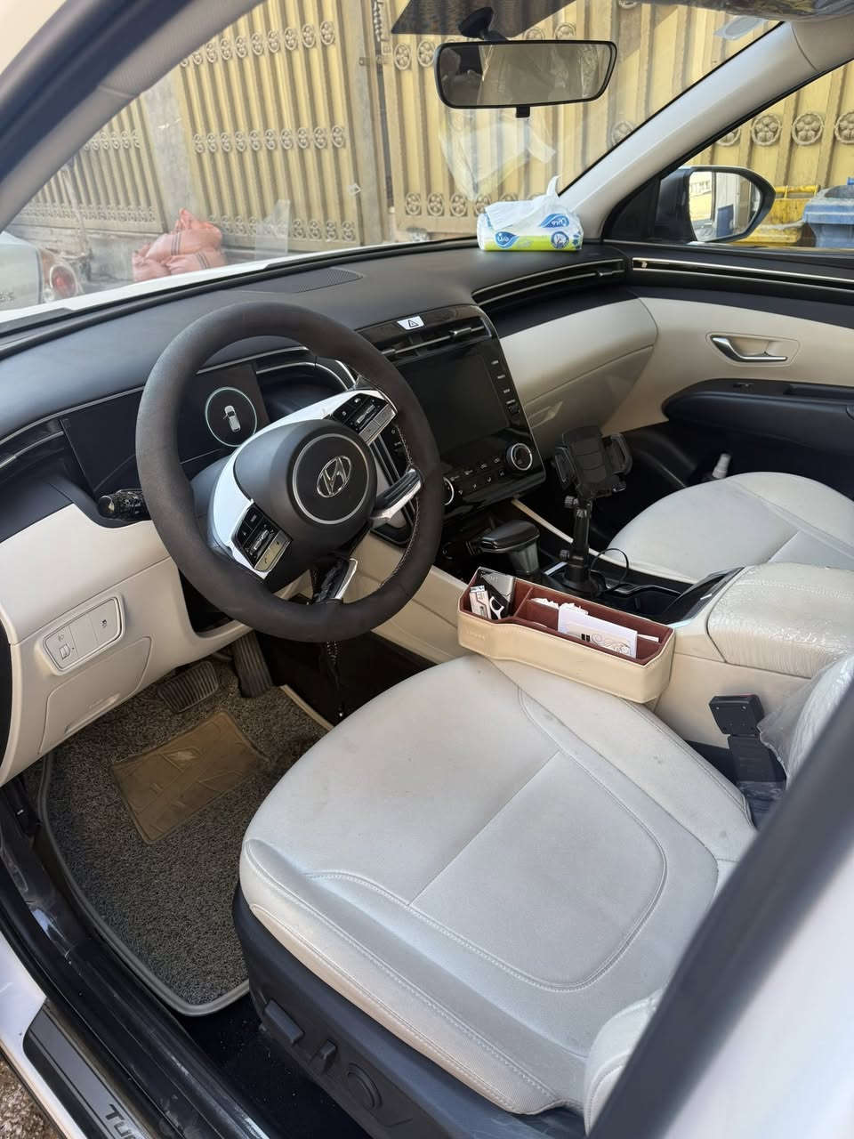 السلام عليكم
توكسان خليجي 24

ماشية 24 الف مكفولة فقط رصعه بالجنطة زغيره مثل ما موضح بالصورة بأسمي رقم بغداد 222 ورقة مكاني بغداد الدورة

***********
