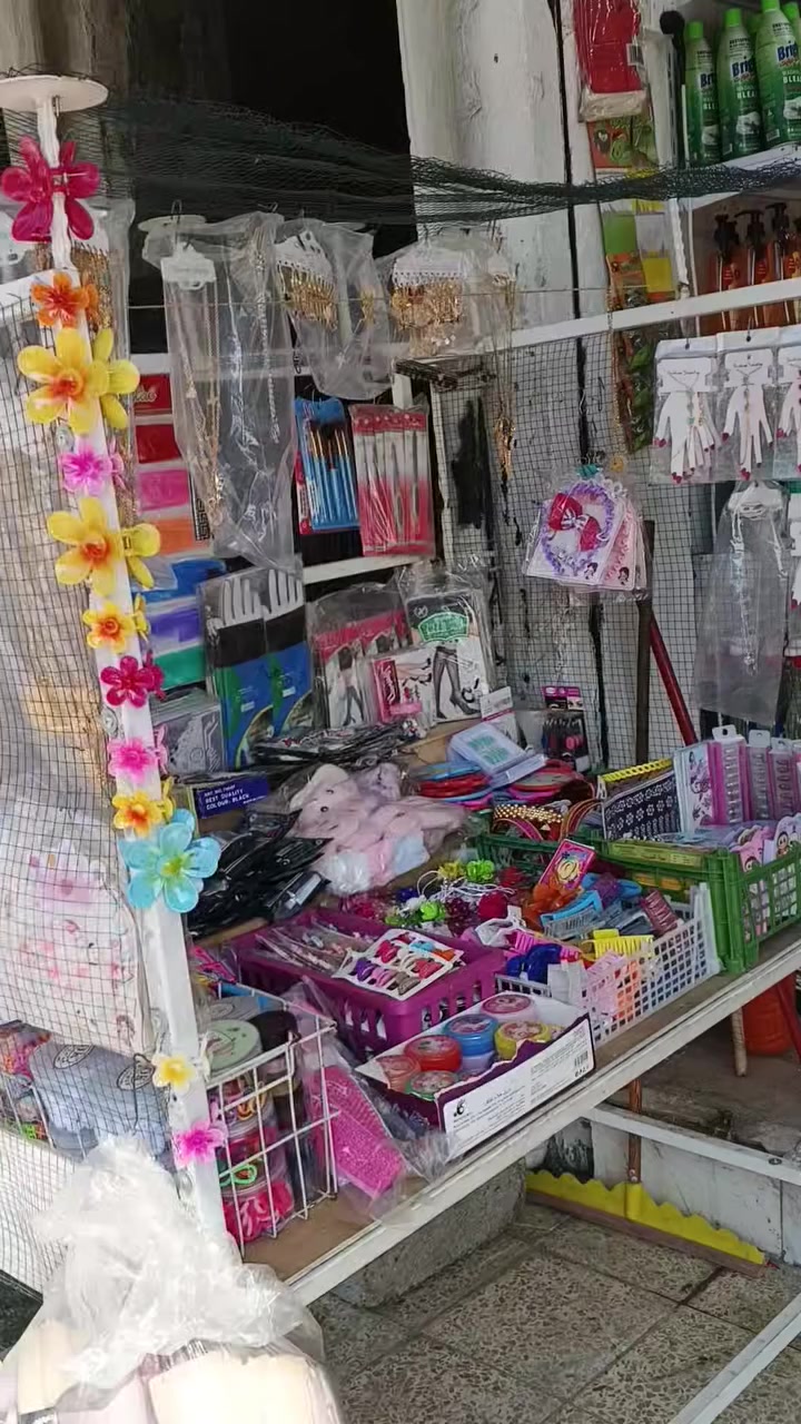 تصفيت محل انواع الغراض للبيع اسعار مناسبة فقط بس الغراض والرفوف  شلع بدون محل موقع المحل مقابل قيدار الوكيل قرب ياسين ابو الشربت  لل استفسار. ***********
‏0770181068
