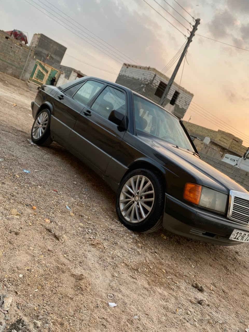 السلام عليكم
مارسيدس 190 طيارين موديل 1991

رقم نينوى انكليزي عندي وكالة وداورها ثاني يوم

محرك بلادي 4 سلندر كير عادي  

تخم تاير جديد باتري جديد كهربائيات كلها شغاله
سنتر لوك شغال ومسجل خير من الله
تبريد مابيها . بيها قاعده مصلحه مصبوغه عام

سيارة نقطها حدادية سيارة حلوة 

مكفوله عيب شرعي وصوليات / سعرها 36 ورقة

مكاني ذي قار الشطرة ***********

