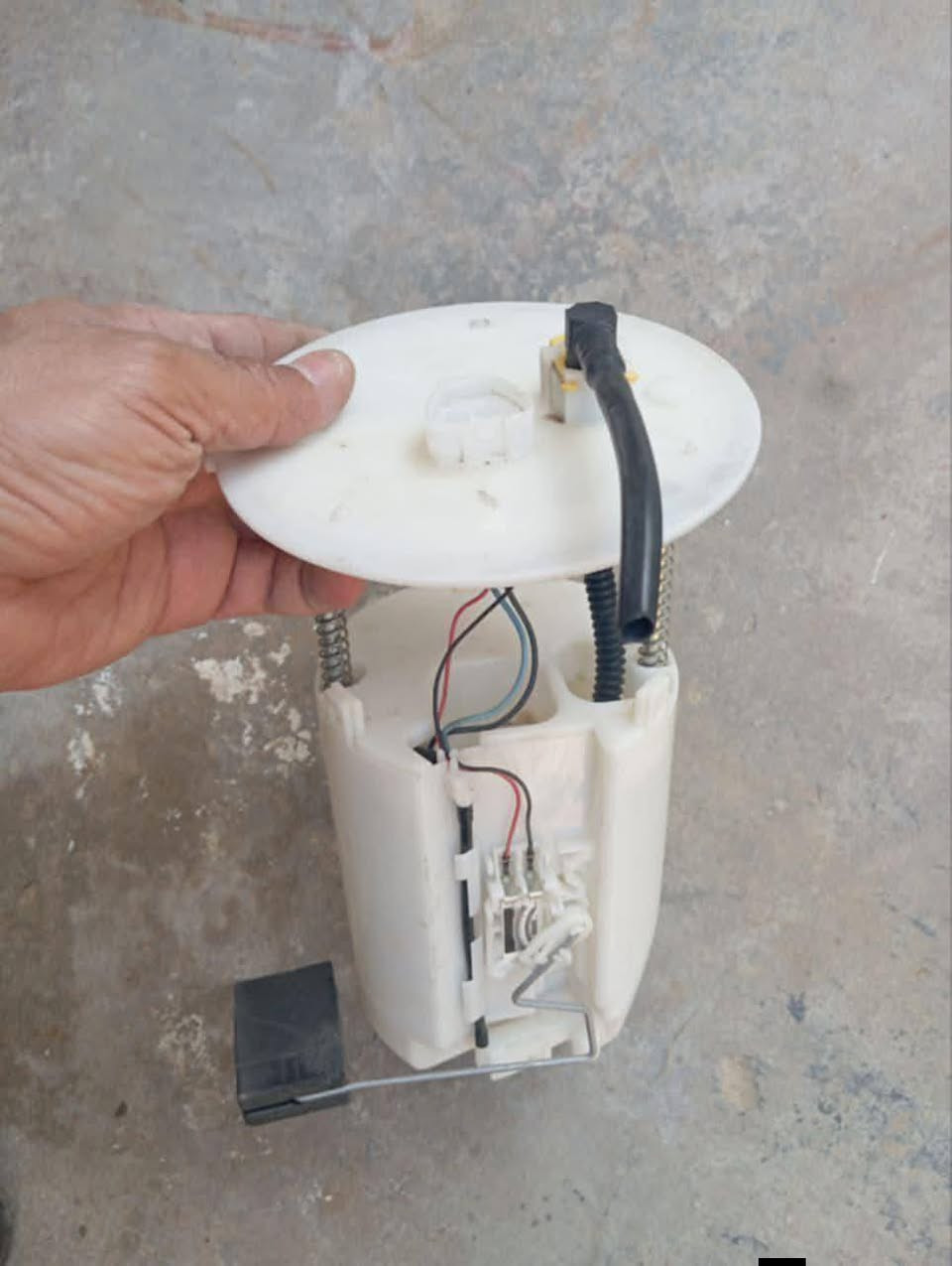 السلام عليكم ورحمة الله
-توفرت قواعد فيت بم سينا مستخدم اصلي حاوية هايبرد وارد امريكي من موديل 2021 إلى 2024 
قاعدة فيت بم سينا اصلي مؤسسة من موديل 2007 الى 2015
يتوفر فيت بم سينا اصلي خطين وثلاث خطوط مؤسسة حاوية وفلاتر اصلي مؤسسة 
طوافة سينا لكافة الموديلات 
شريط استيرن منشأ تايلندي 
العنوان بغداد الحبيبية قرب ساحة الحمزة 
يوجد توصيل لجميع المحافظات 
متوفر بيع بالجملة لاصحاب الورش والمحلات
للاتصال ***********
