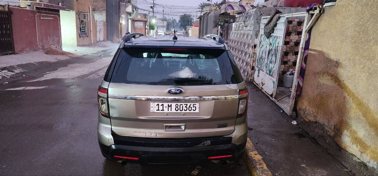 السلام عليكم فورد اكسبلور بوليسي موديل  2014  لون ذهبي  محرك 6 سلندر 3700السياره مكفوله ما عدا قبق الجنطه بي صبغ والجاملغ الخلفي بي بارد السياره كما موضح في السونار نضيفه من الداخل والخارج والكشنات جلد  7 اراكب مكاني بغداد حي اور الاتصال على الرقم 
السعر 115وبيه مجال   ***********
