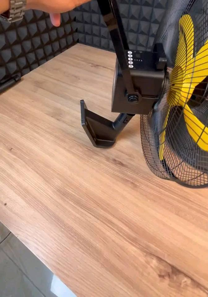 مروحه شحن راقيه ومميزه تتحول إلى 4 أشكال عموديه ومنضديه وتعليگ وجداريه
شحنها يطول من 6 ساعات إلى 10 ساعات


**إذا كنت صاحب هذا الإعلان وتريد حذفه لأي سبب، رجاءا أرسل رسالة إلى الدعم الفني**