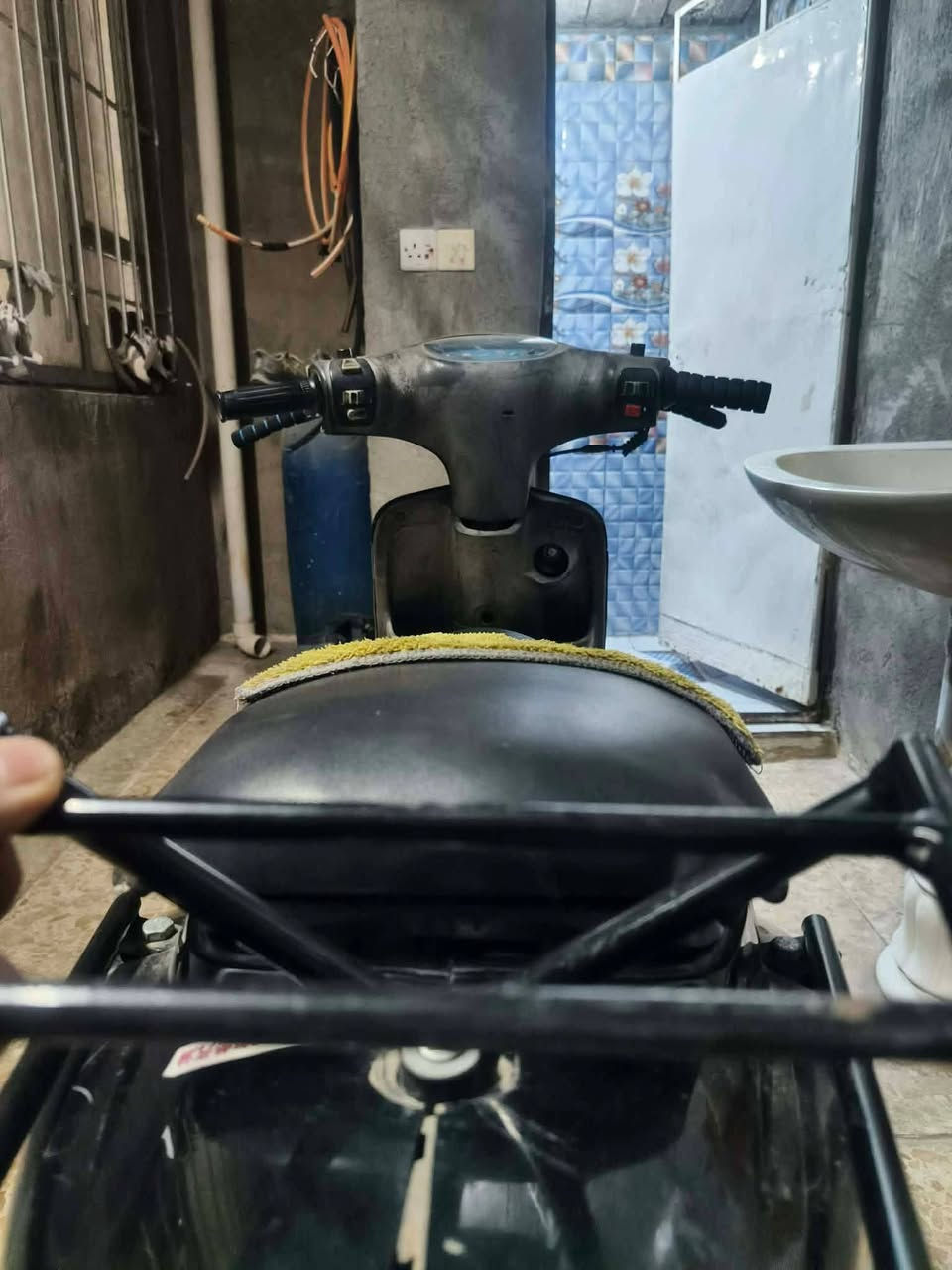 السلام عليكم دراجه ماكس منغولي للبيع اروح بيها للمدرسه وارجع اعتازيت للمعهد وأريد ابيعها الدراجه جانت بيها نواقص وسويتها قطره دهن جديده بنكه مال شوته جديده قفل صندوق جديد قبق بانزين جديد صونده من المكينه للشوته ب١٠ آلاف مال تفصيخ شديتها لايت عال ناصي كلجات رياضي أمامي وخلفي الدراجه نكره سلف بكل وقت الدراجه ما ادري بيها مفتوحه او لا من اشتريتها وديتها للفيتر كال ما مفتوحه الصالنصه مفطوره فقط تايرات قبل شهر ونص لو شهرين تقريبن بدلتهن ب٦٠ الف جلاتين السعر ٣٥٠ قفلها من الاخير أخيك ما عجبك المنشور لا تعلق العنوان بغداد الرشاد شارع القاعده رقم الهاتف ***********
