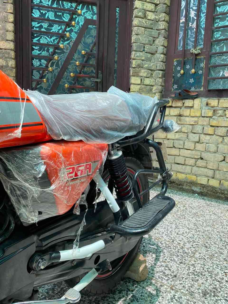 سلام عليكم 
دايون ماكس 
موديل 23 دراجه كفاله مبدل بيها تانكي 26 
أوراق اصولي 
كهربائيات كلها شغاله عداد كله شغال 
سعره 1800 وبيها مجال 
📍الموقع كوت فلاحيه 
☎️ واتس او اتصال ***********
