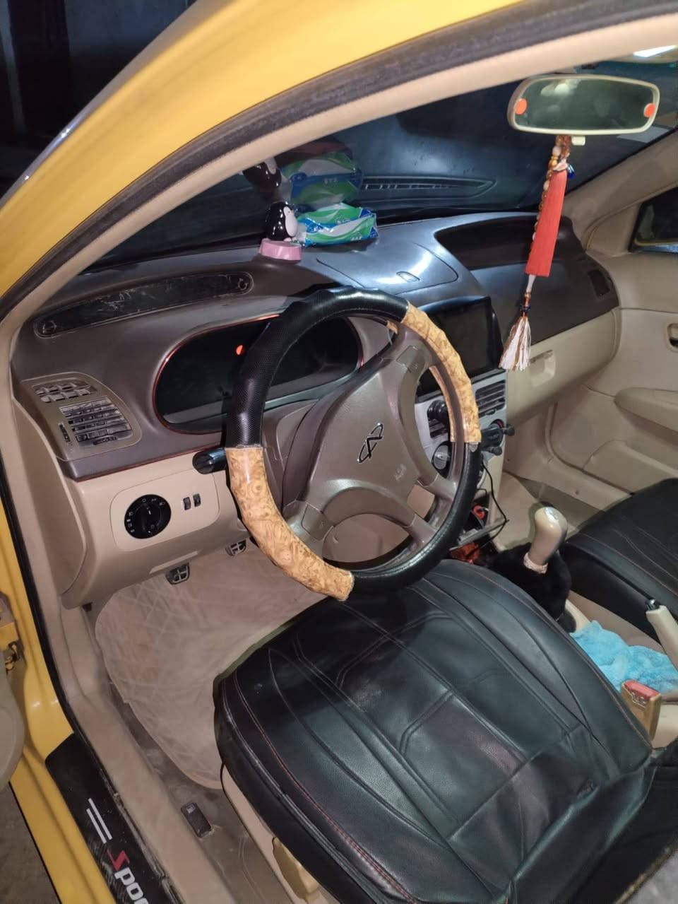 للبيع شيري فلاوين موديل 12 بيها صبغ احزام  سياره حلو نضيفا غرفتها نضيفه بيها تبخير بس متنقص سنويتها صاقطه السعر 32. رقم الموبايل *********** العنوان حله الجنابين
