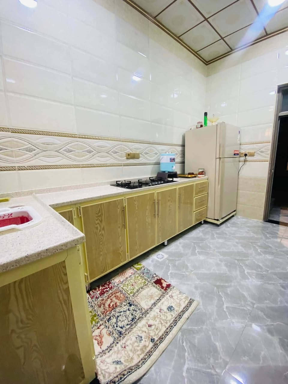 بيت للبيع 
الموقع الملايين الثانيه
قرب عماره ابو فهد
المساحه...114م
الوجه.....6م
غرفه نوم 
استقبال
هول 
مشتملات
بيتونه واسعه
البيت مع اثاث
طخم ديوان
مع كاونترات
للاستفسار اكثر 
***********☎️
***********☎️

