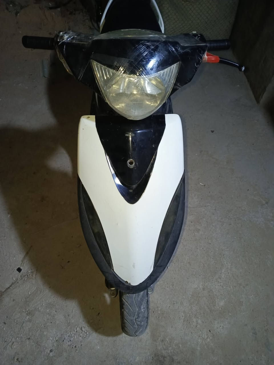 سلام علايكم ماكس عدله البيع السعر400او بيه مجال حك الجيه سلف هورن شغال لايتات ما يشتغل الكلوبات محتركه مكاني الشعله ***********وتساب ملاحضه المكينه مبدل بيه ولفات فقط
