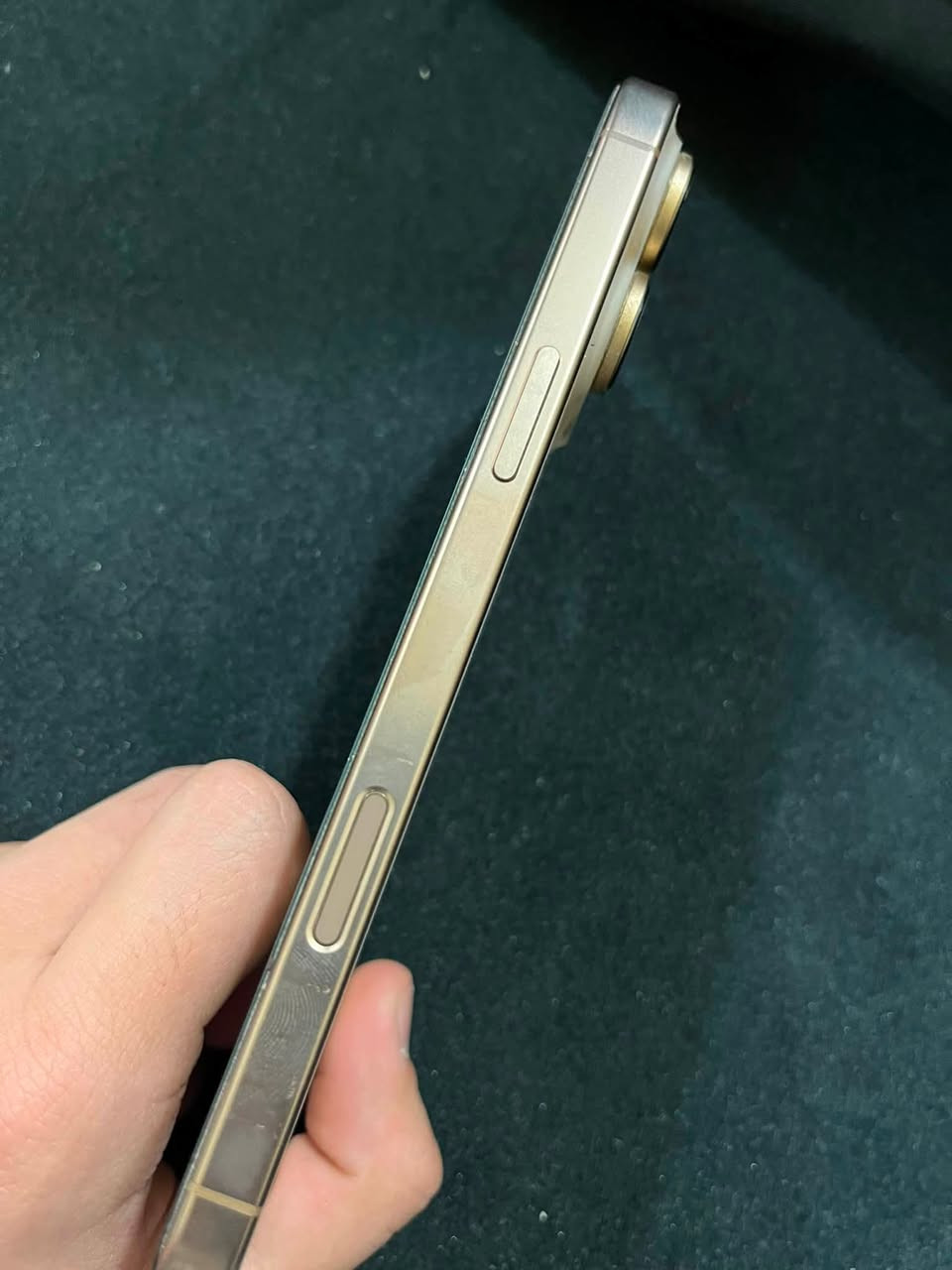 السلام عليكم جهاز آيفون 16 بور ماكس 

لون ذهبي جهاز نضيف نضافته 99 جهاز مابيه اي شي لاشخط ولا اي شي كامل وياه شاحنته  وكارتونه موجود ه بطاريته 92  ذاكرته
 256 مكاني ناصريه مركز 
سعر :ميلون واربعميه وبي مجال 
*********** واتساب
