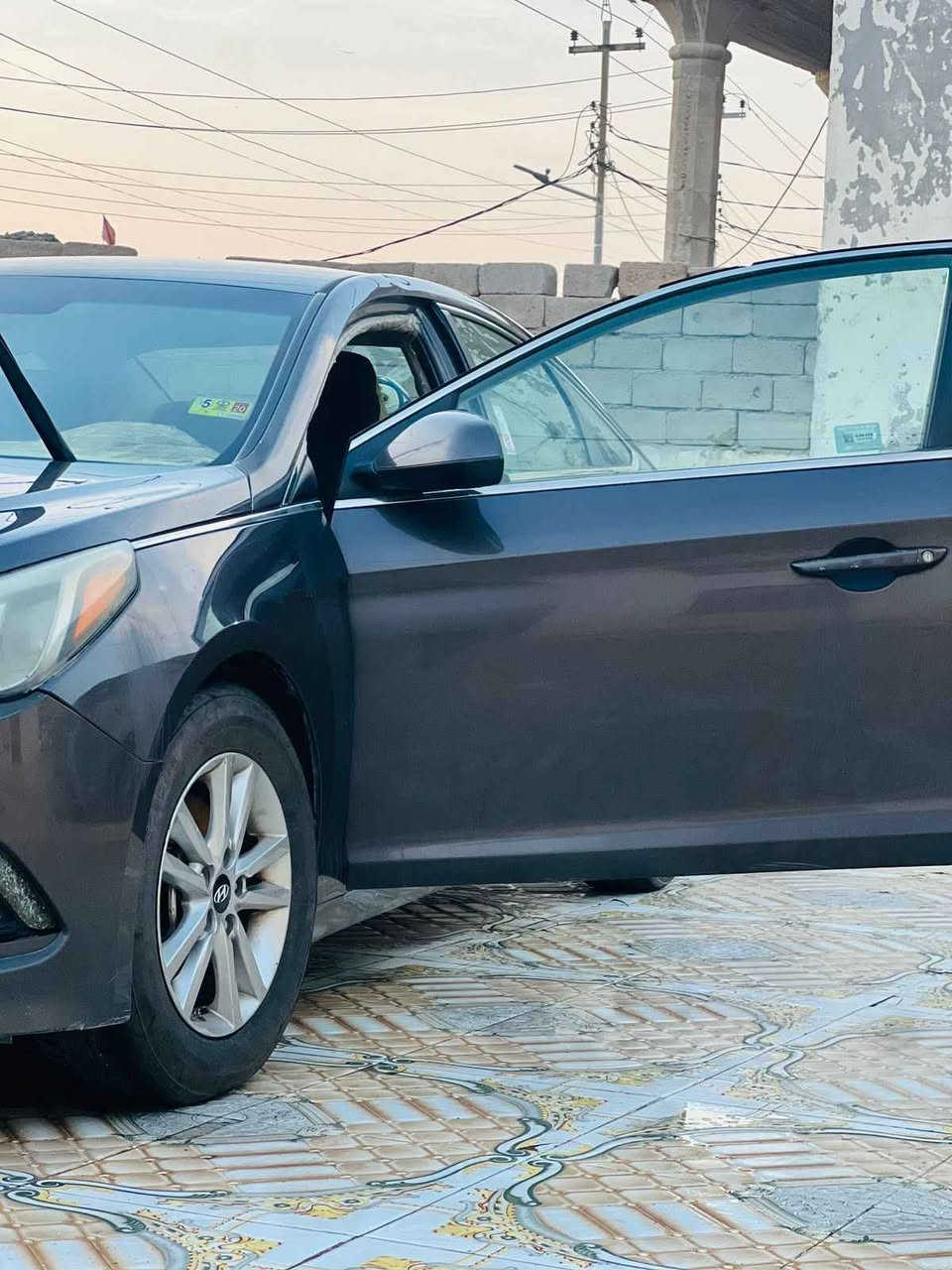 سلام عليكم سياره سوناتا 16وارد امريكي ضررها خفيف جهتت الصدر بارد وصبغ اريده مراوس او بيع السعر 118 وبيه مجال الرقم *********** البصرة, العراق
