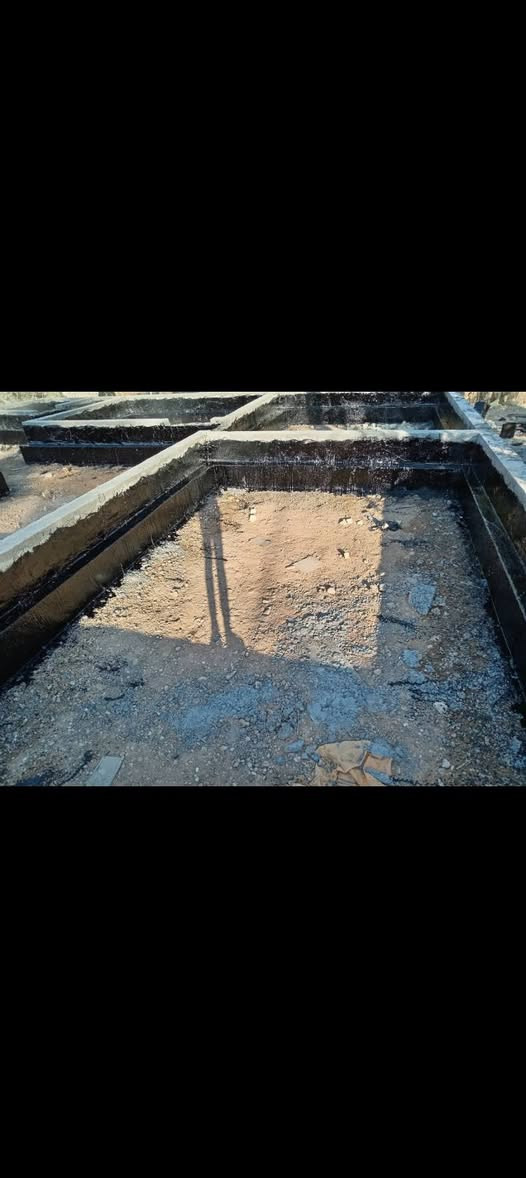 سلام عليكم يوجد جير التجير سطوح والاساسات سعر البرميل 60 كرسته وعمله الاتصال ***********
