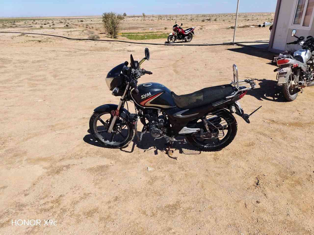 سلام عليكم سايم البيع موديل 19سعر 675وبيه مجال  
لاتواصل. ***********
