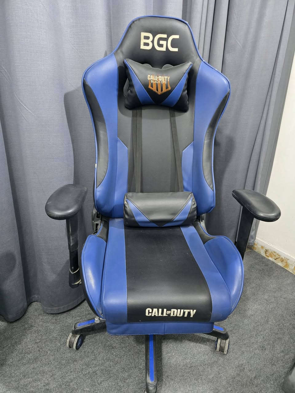 كرسي اللعاب كيمنك عدد ١
كرسي مكتبي عدد ٢ وسط 
كرسي مكتبي عدد ٢ كبير 
السعر على الخاص


**إذا كنت صاحب هذا الإعلان وتريد حذفه لأي سبب، رجاءا أرسل رسالة إلى الدعم الفني**