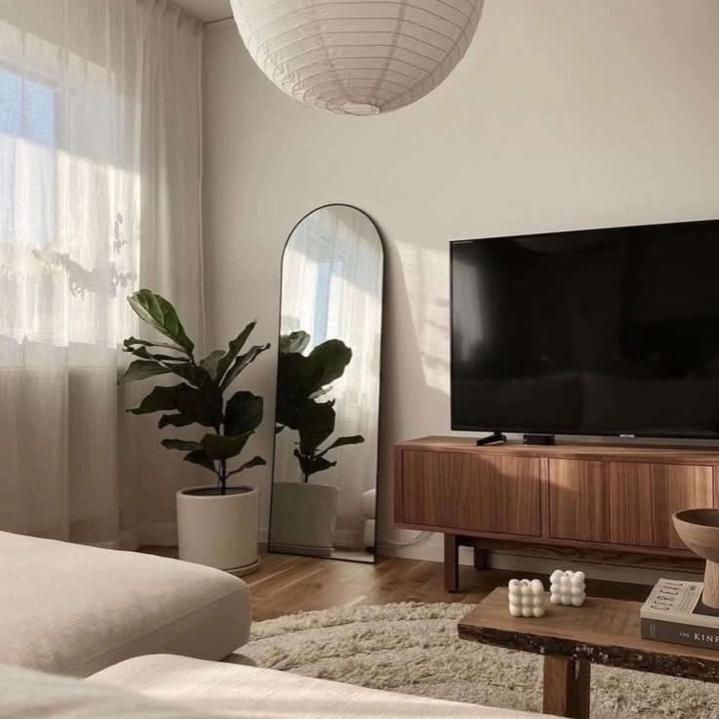 توفرت :
مرايا قياس 50*160 
لون ابيض اسود ذهبي 
السعر 30،000 الف


**إذا كنت صاحب هذا الإعلان وتريد حذفه لأي سبب، رجاءا أرسل رسالة إلى الدعم الفني**