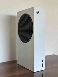 Xbox Series S • يدين أصليتين • أربيل