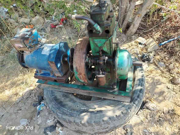 ماطور هندي ١٠ حصان مربوط مولد
راس توليد ٧ ونص كيفي ينطي ٣٠ امبير للبيع نضيف
على فحص واذا اكو كيا ٢٧٠٠ اراوس مولد للاستفسار الاتصال على الرقم ***********
