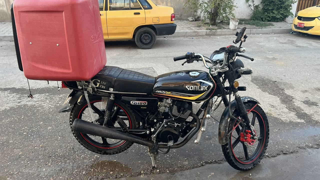 السلام عليكم
دراجه ايراني MAX-1سونك 
موديل2024 اوراق كامله
دراجه نضيفه بمعنه الكلمه
وبلعافيه على الياخذها
هيه والصندوق ابيع 
*********** واتساب
