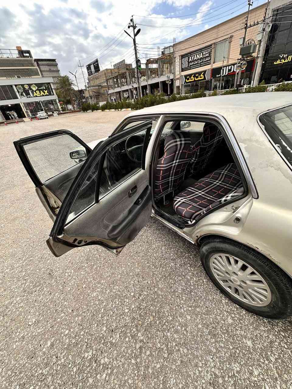 السلام عليكم 
مارك تكم للبيع 
 موديل ٩٣ رقم كربلاء 
كير ومحرك وتبريد وحدادية
 واصوليات مكفول 
باسمي مداور ثاني يوم 
مكان السيارة النجف حي الامير 
ب ٤٢ وبيها مجال قليل 
اتصال فقط ***********
