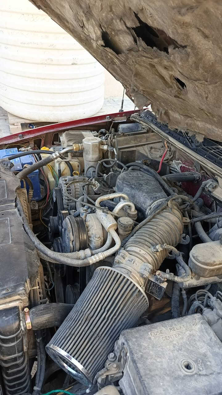 بلايزر مديل ٢٠٠٠ضبط
مكفوله من اي عيب شرعي كصه او حادث قوي 
مشتريه من راعيه رقمه كربلاء مشروع وطني وراعيه ايريد تحويل 
بدون تحول مكينه وكير بلاد 
الدشبول ماله مكسور مثل ما موضح صور 
وبيه خيط تبخير خفيف 
ومرات قليله اتصير طفره بل نمر من الاول الى الثالث 
حداديه نص ونص   
التايرات الاماميه جديده والخلفيه نضيفه 
التبريد اكمبريسر يشتغل بس يراد غاز 
مكاني البصرة 
السعر ٣٨ وبيه مجال حق الجيه
رقمي ***********
