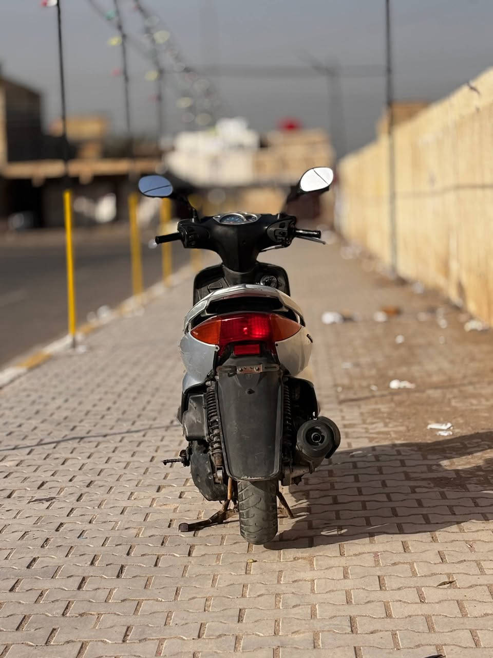 سلام عليكم شباب سكنس نثية 110 ياباني دراجة كاملة اي نقص مابيها كهربائيات كلها شغالة أوراق كاملة كفرات بلادي ختم واحد السعر ٣٥٠ وبيها مجال حك الجية مكاني بغداد الحسينية ***********
