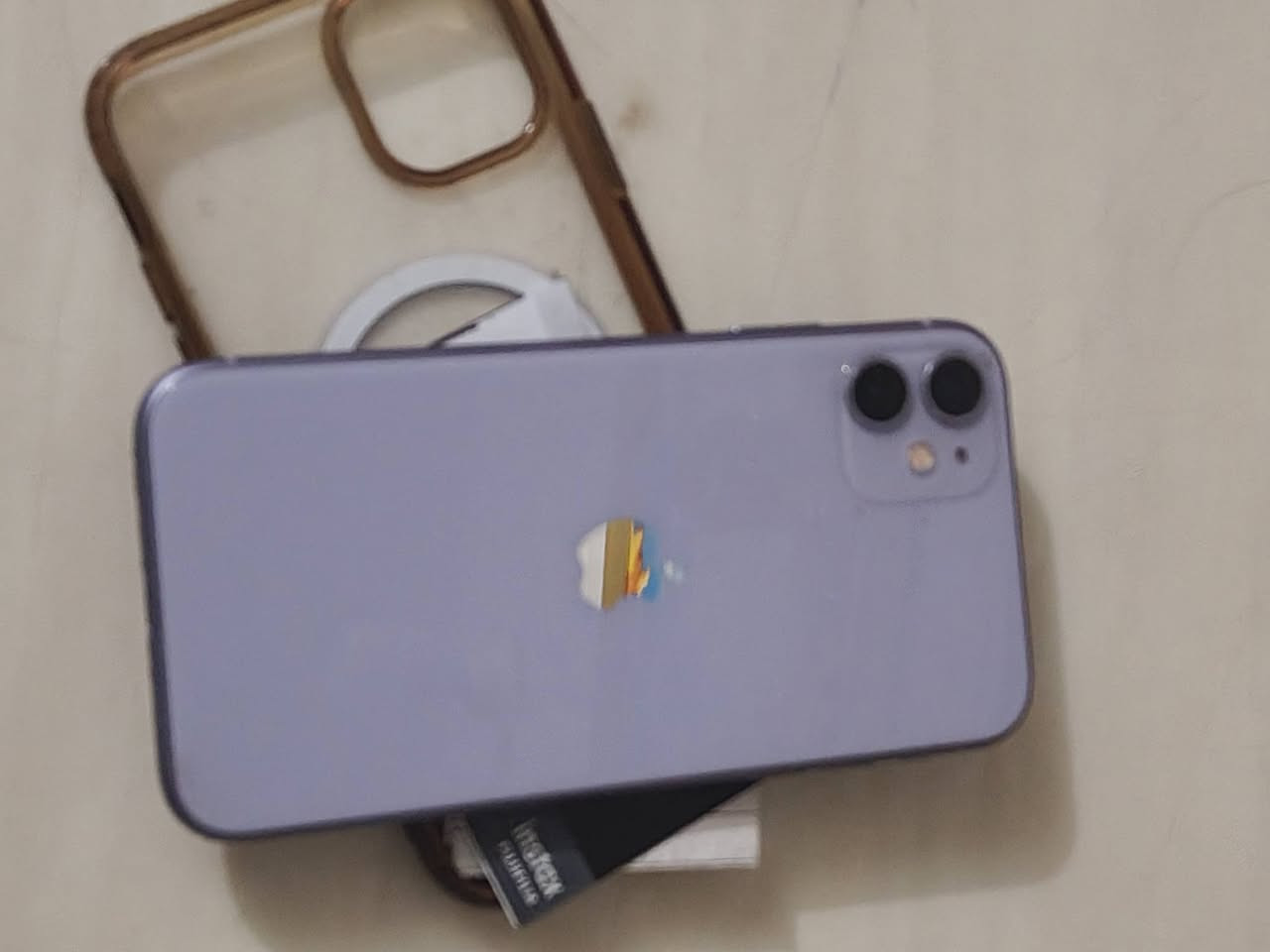 ايفون 11ذاكره 46اللون مميز فقط بطاريه مرفوعه والجهاز مكفول السعر 200مكاني الشعب***********
