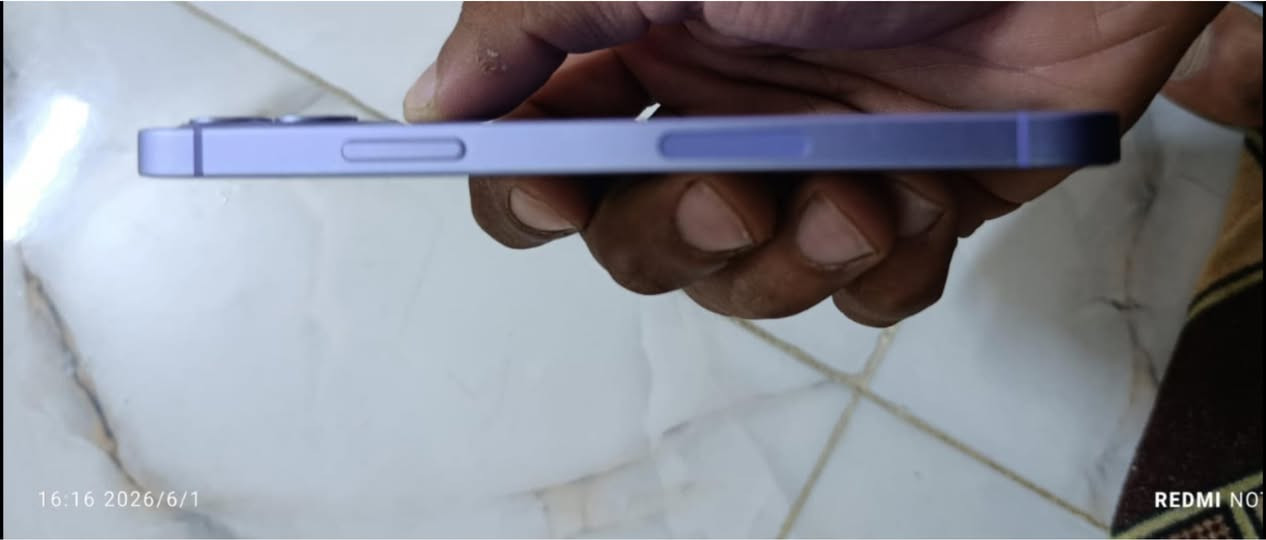 ايفون ١٢ عادي كلشي كدامك للمراوس شعندك نزل او تراسلني ع الواتس مكاني مركز حلة
***********
