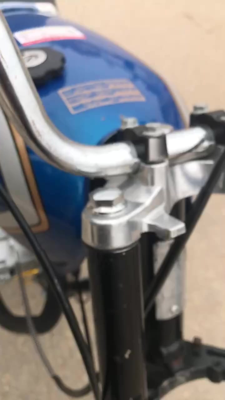 السلام عليكم دراجه البيع السعر 900  وبيه مجال 850 ، مديل 19ثاني تبديله دهن تعمير 25  أوراق  خاص موجود


**إذا كنت صاحب هذا الإعلان وتريد حذفه لأي سبب، رجاءا أرسل رسالة إلى الدعم الفني**