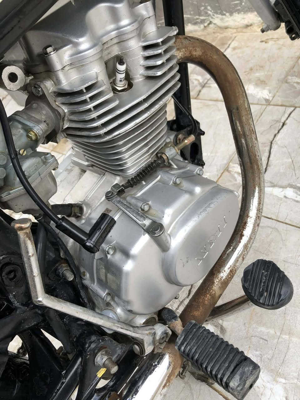 موتر للبيع  ايراني اصلي احمد شهاب مودسل 12 وتعميره 23 شوفت عينك.النضافه مكاني نجف ابصخير السعر 600 وبيهه مجال بصيط. مال جيه ***********
