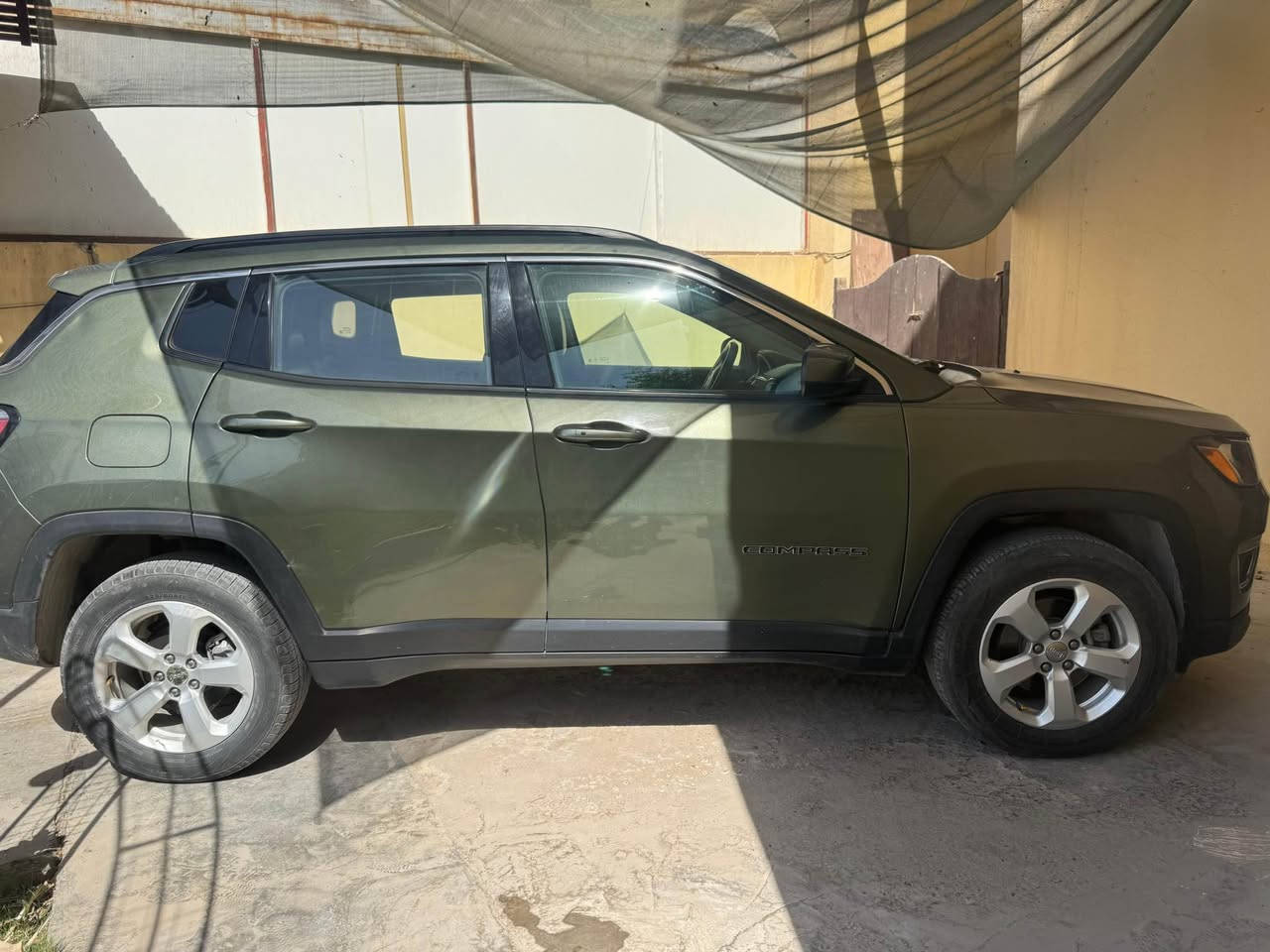 جيب كومباس 2020 سياره محرك 2400 ضربتها جاملغ وبنيد كما موضح في الصوره مكانها نجف السعر 127 وبيها مجال بسيط 
رقم الهاتف *********** النجف, العراق
