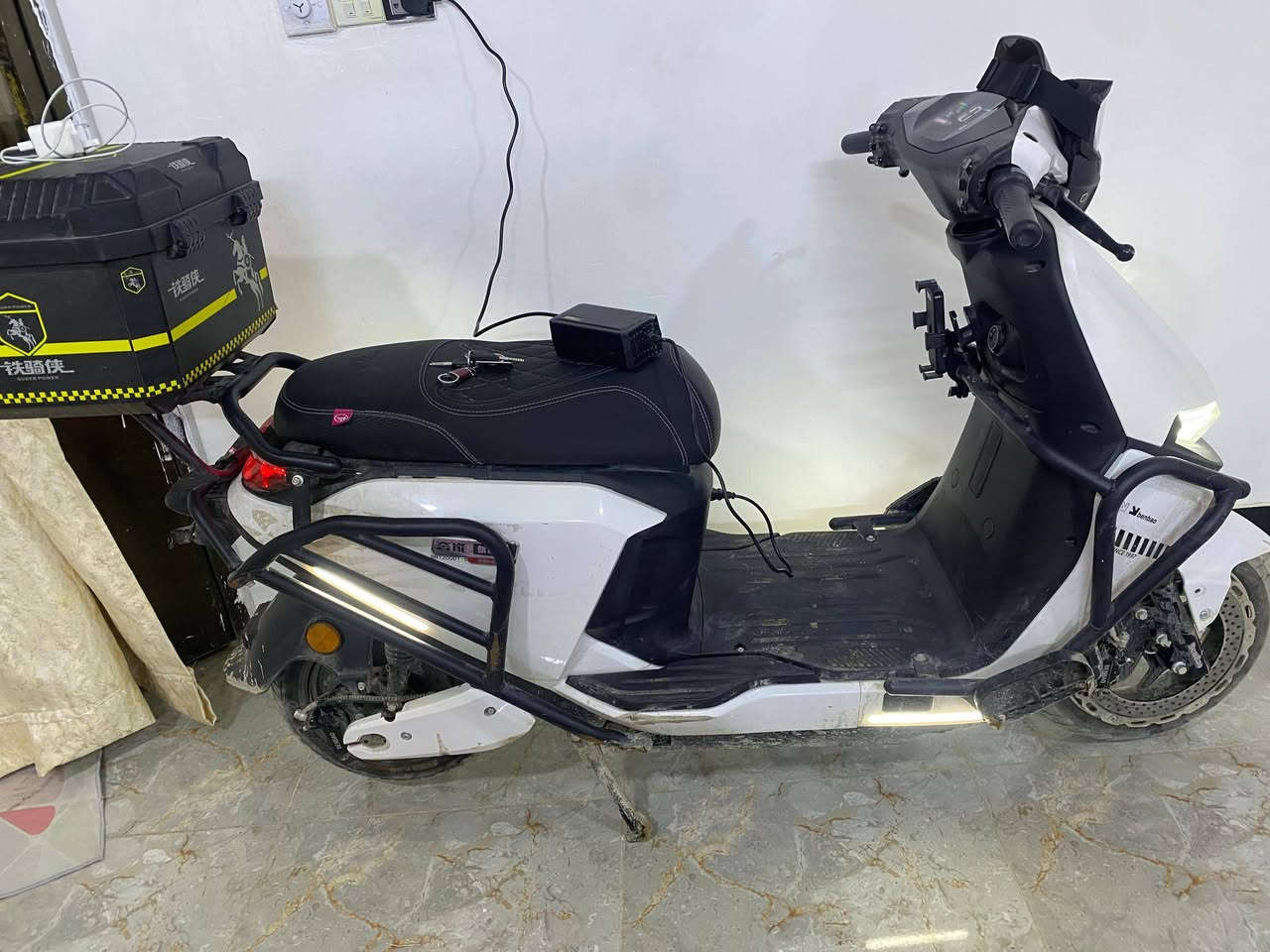 🚲 المواصفات:
• 🔋 6 بطاريات –
 • 🔐 بصمة تشغيل + كارت تشغيل ذكي
 • 🛑 قاطع دورة
 • 🅿️ نظام بارك
نضام الرجوع الى الخلف{R}
 
 • 🚨 دبل إشارة
 • 🔒 قفل إنذار مانع سرقة+نضام حمايه قوي
 • ⚙️ 4سرعات

📏 الأداء:
 • تمشي تقريبًا 70كم بالشحنة الواحدة
 • السرعة تقرأ 85
 

✅ الدراجة بحالة جيدة جدًا
📍 العنوان: بغداد
***********
