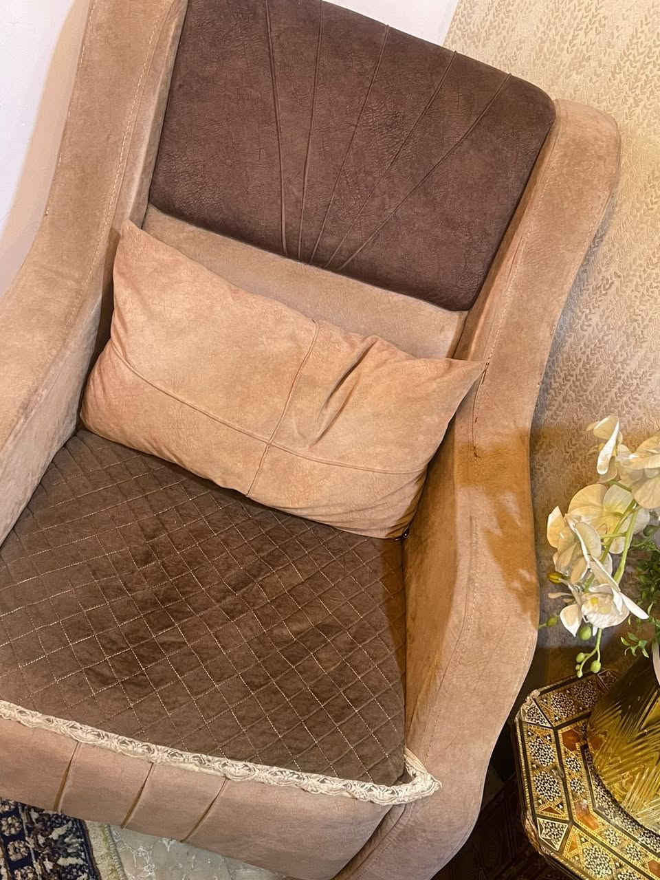 السلام عليكم تخم للبيع نظيف ويا طبلات وطبلةوسطية
للاستفسار الاتصال على الرقم ***********وبسعر جدا مناسب
