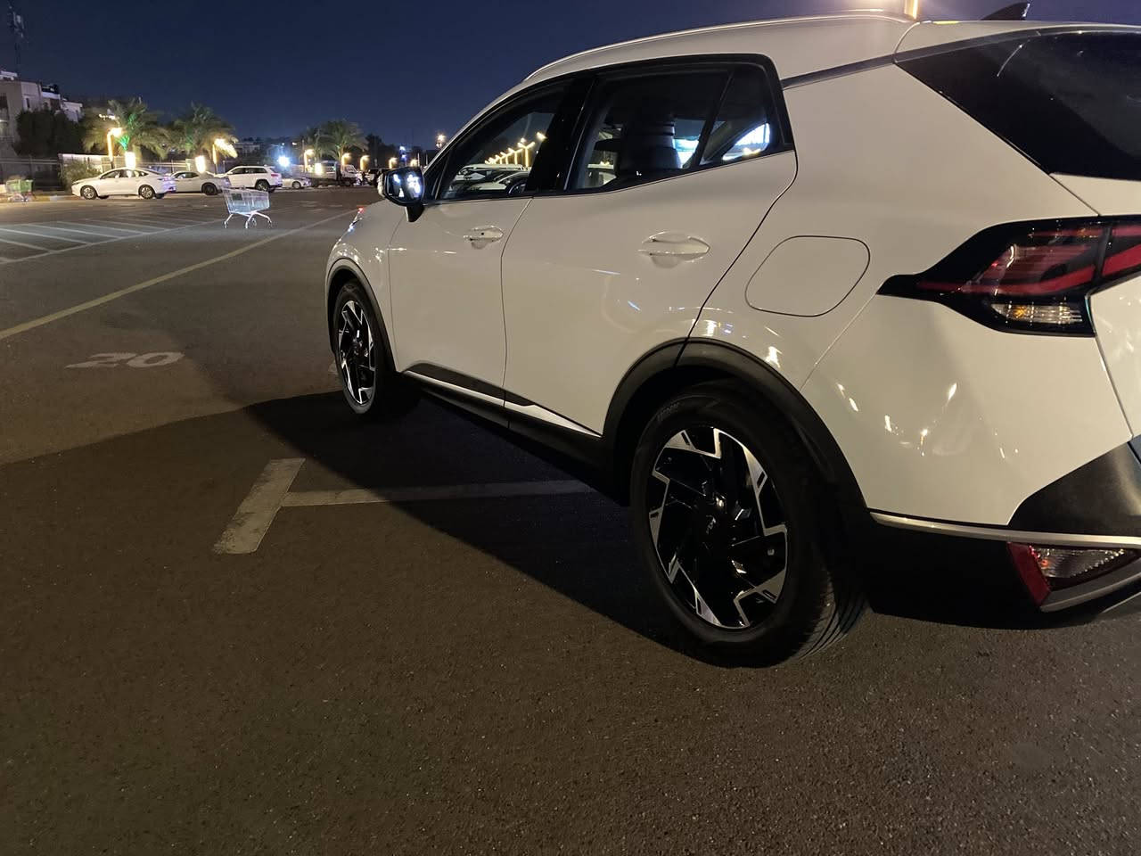 من رخصة الادمنية     سبورتج ٢٠٢٣ خليجي بصمة تشغيل وبصمة أبواب تشغيل عن بعد تدفئة كشنات وتدفئة ستيرن كشنات الامامية ٢ كهرباء منافذ  شحن ٢بلكراسي  الخلفية مري شفط اشاير بلمري شفتات ستيرن شحن وايرلس هند بريك بصمة اوتو هولد ٣ انضمة قيادة  ماشية ٤٠ الف  السعر ٢١٣٠٠ يعني ٢١٣ ورقة بيهة مجال بسيط مكاني بغداد شهدا البياع السيارة مكفولة من ضربه وصبغ وتبديل وفتح بيهةبارد علة كد إصبعين بلجاملغ  الأمامي جهة السائق  وجهة الصدر مأشر بلصورة علة كد إصبعين والسونار مرفق للاستفسار سيف ***********
