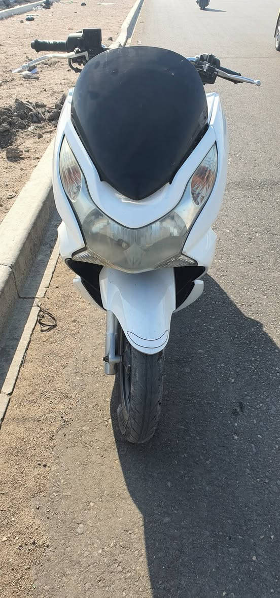 السلام عليكم دراجه pcx الجيل الاول السعر مليون و١٥٠ المكان البصرة ابو الخصيب ***********
