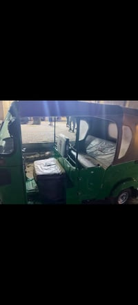 تكتك للبيع مديل 22 مكان مدينه الصدر ب تسعه ونص07737886010